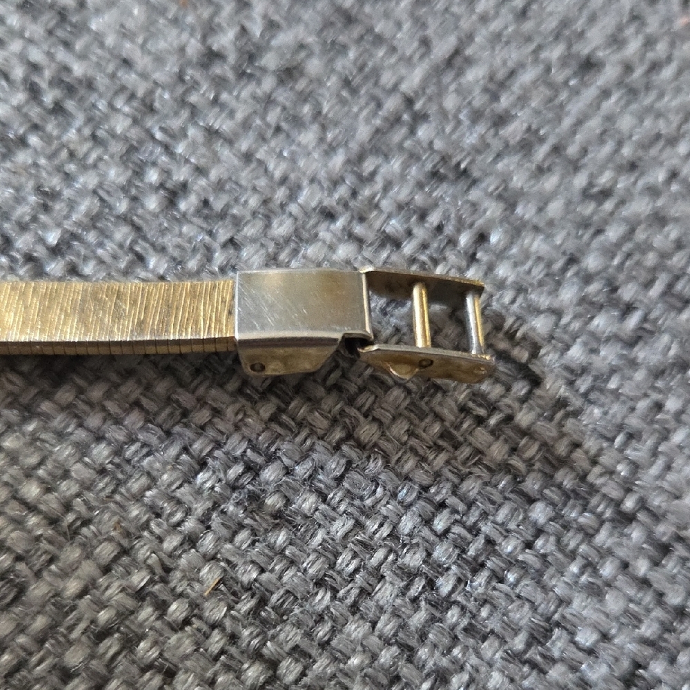 Vintage Pulsar Gold-Tone Quartz Women's Watch - Picture 5 of 8